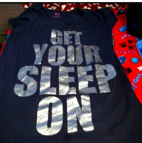 💋5/20 get your sleep on top size medium - Picture 2 of 3